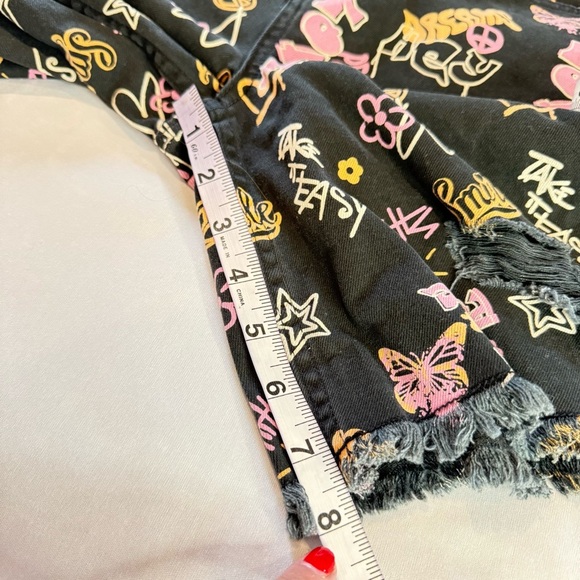 NOBO Distressed Graphic Jean Shorts - Black Pink Yellow Women’s Size 5 - Picture 5 of 11